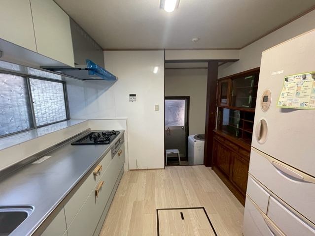 彦根市西葛籠町中古戸建 内観写真（キッチン）