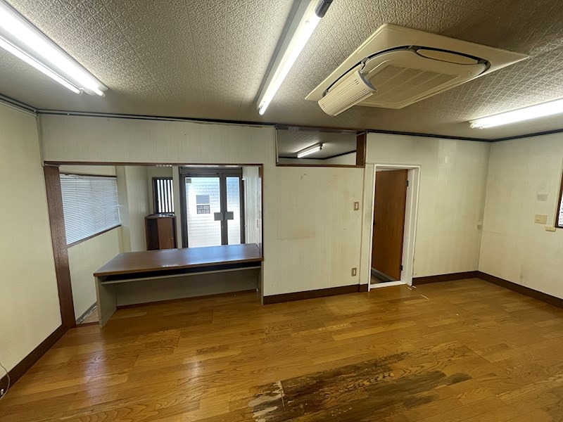 彦根市小泉町中古戸建 内観写真（リビング）