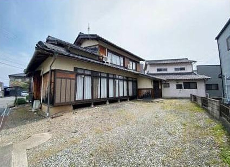 彦根市小泉町中古戸建 現地写真（庭）