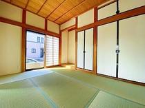 彦根市中藪２丁目中古戸建 内観写真（リビング以外の居室）