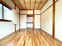 彦根市日夏町中古戸建 内観写真（リビング以外の居室）