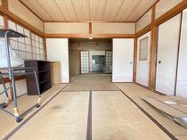 彦根市日夏町中古戸建 内観写真（リビング以外の居室）