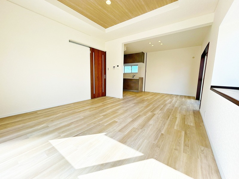 彦根市日夏町中古戸建 内観写真（リビング以外の居室）