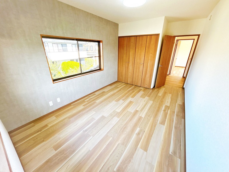彦根市後三条町中古戸建 内観写真（リビング以外の居室）