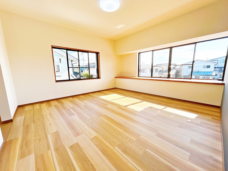 彦根市後三条町中古戸建 内観写真（リビング以外の居室）