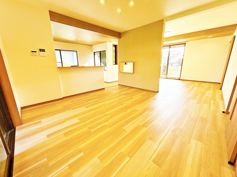 彦根市後三条町中古戸建 内観写真（リビング）