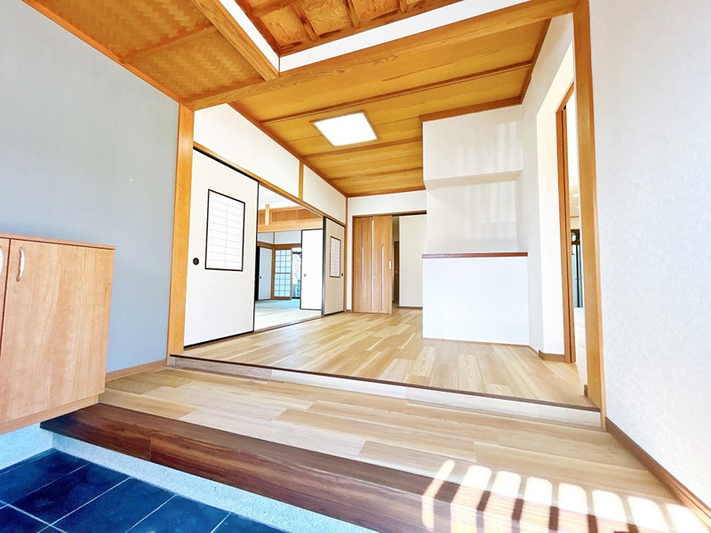 彦根市後三条町中古戸建 内観写真（リビング以外の居室）