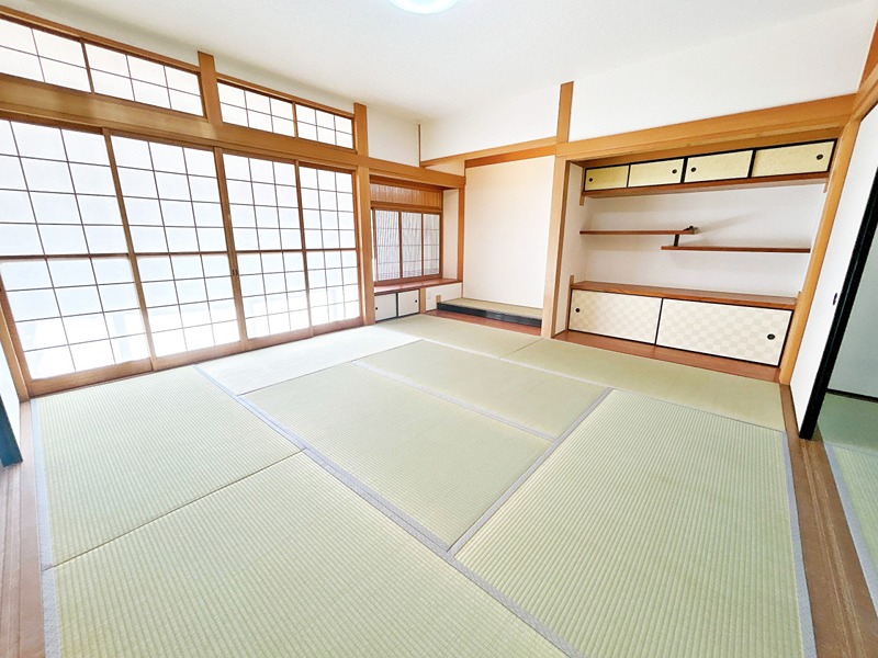 彦根市後三条町中古戸建 内観写真（リビング以外の居室）