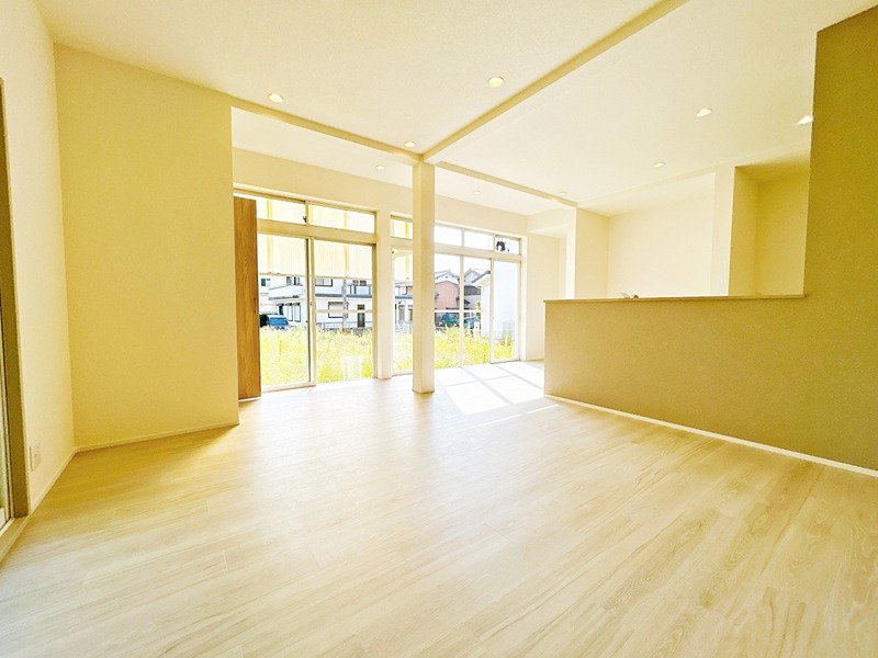 彦根市野田山町中古戸建 内観写真（リビング）