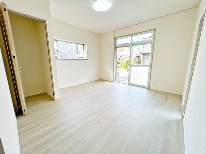 彦根市野田山町中古戸建 内観写真（リビング）