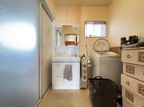 彦根市西今町中古戸建 内観写真（洗面台・洗面所）
