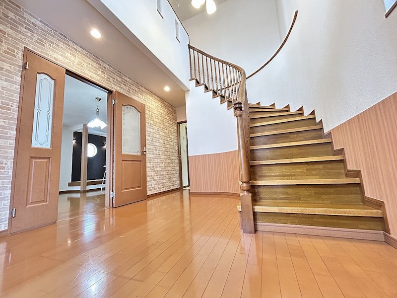 彦根市高宮町中古戸建 現地写真（玄関）