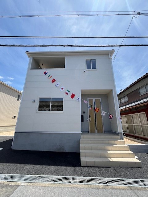 彦根市正法寺町新築戸建 現地写真（玄関）