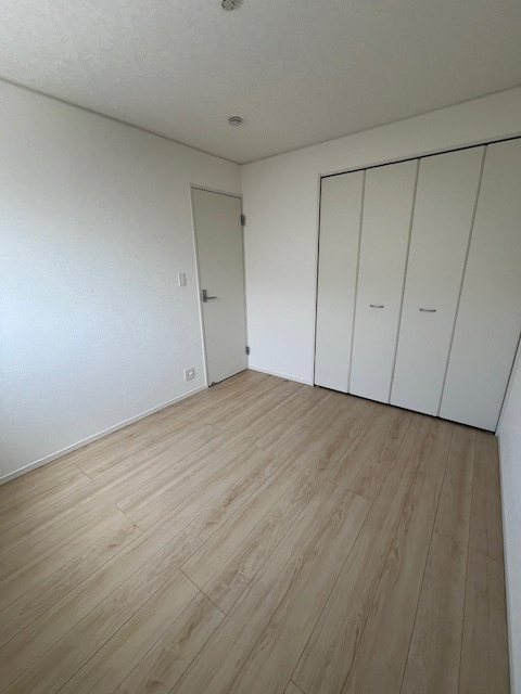 彦根市正法寺町新築戸建 内観写真（リビング以外の居室）