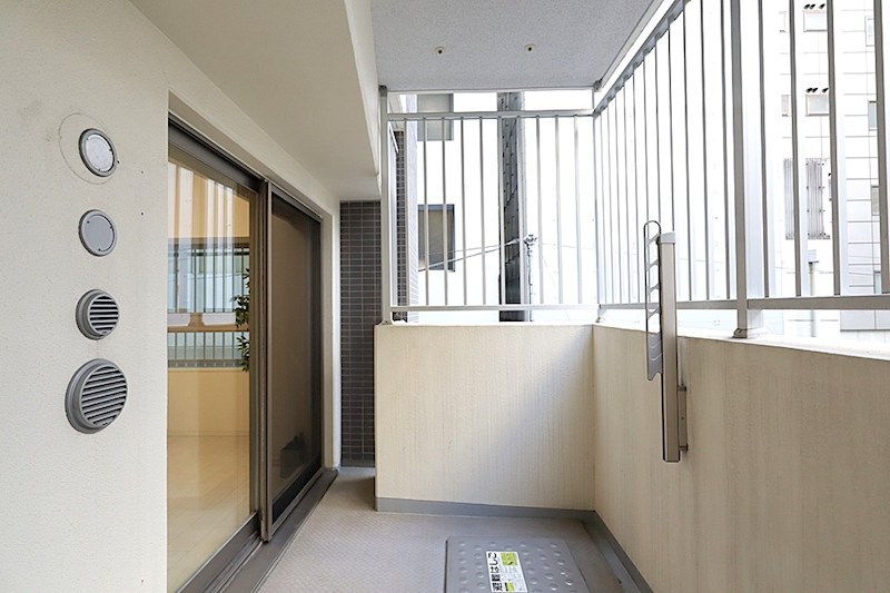 エステムプラザ本町クロス 現地写真（バルコニー）