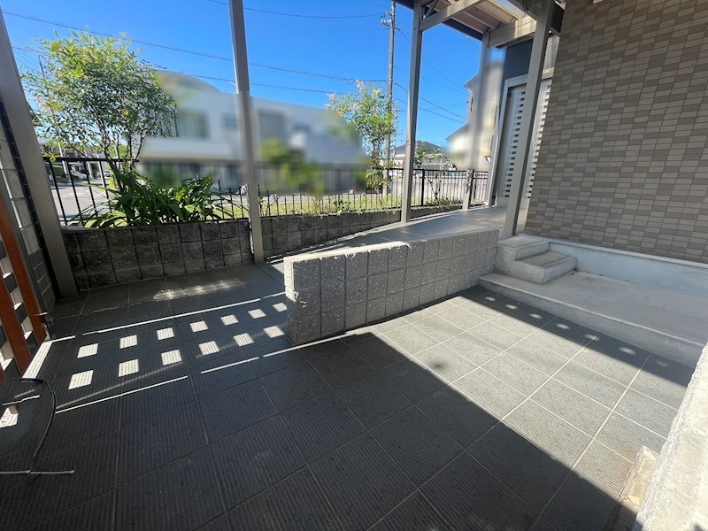 尾張旭市向町　中古住宅 現地写真（玄関）