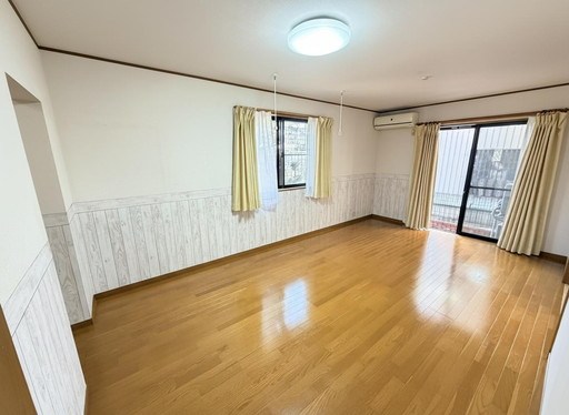 戸田市新曽南2丁目 中古戸建 内観写真（リビング）