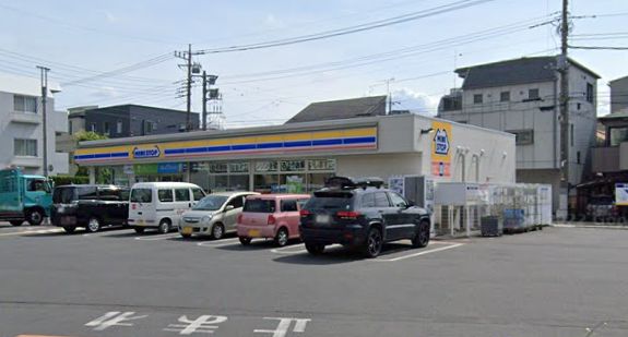 ルネ蕨二号館 コンビニ