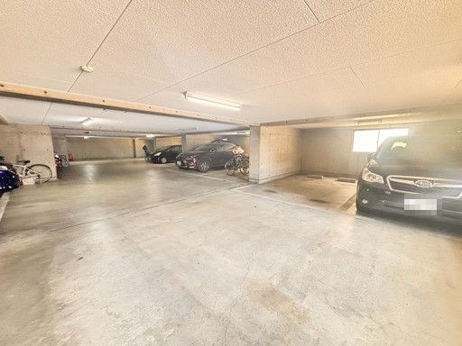 根岸壱番館 共用部写真（駐車場）