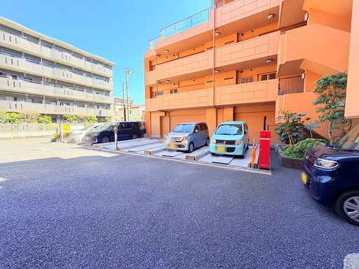 グリーンミユキ蕨北町 共用部写真（駐車場）