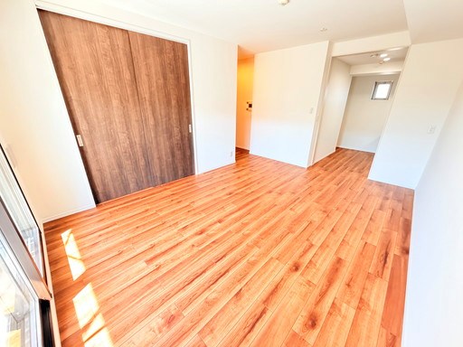 ヴェルビュ南浦和弐番館 内観写真（リビング）