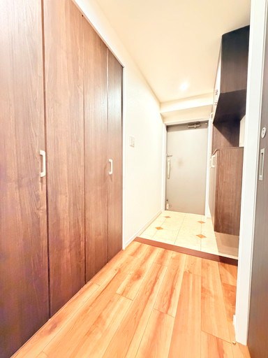 ヴェルビュ南浦和弐番館 現地写真（玄関）