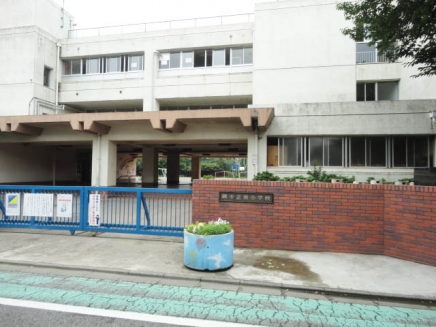 ライフピア蕨南町壱番館 小学校
