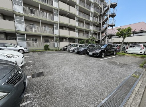 グリーンライフ蕨市民公園 共用部写真（駐車場）