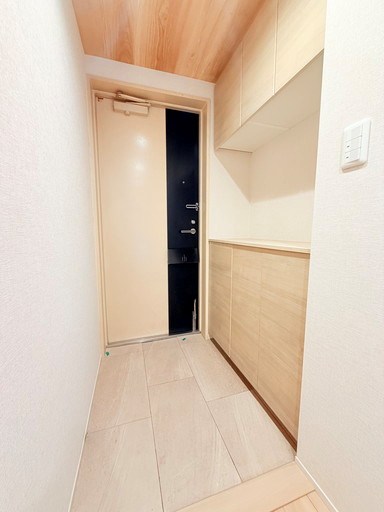 コスモフェスタ蕨 現地写真（玄関）