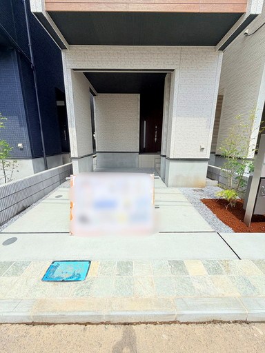 さいたま市南区白幡６丁目新築戸建　全3棟　2号棟  現地写真（駐車場）