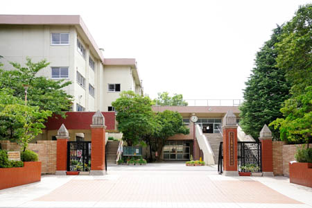 さいたま市南区白幡６丁目新築戸建　全3棟　2号棟  中学校