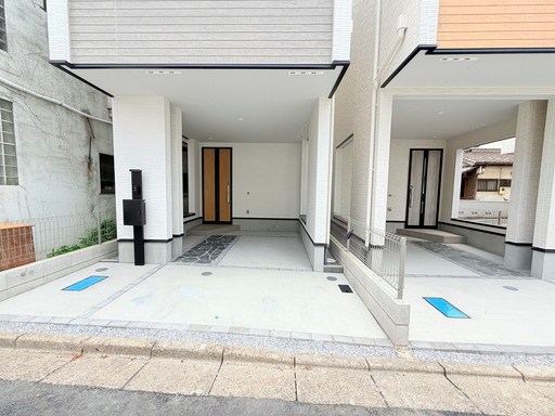 さいたま市南区鹿手袋１丁目新築戸建　全2棟　1号棟 現地写真（駐車場）