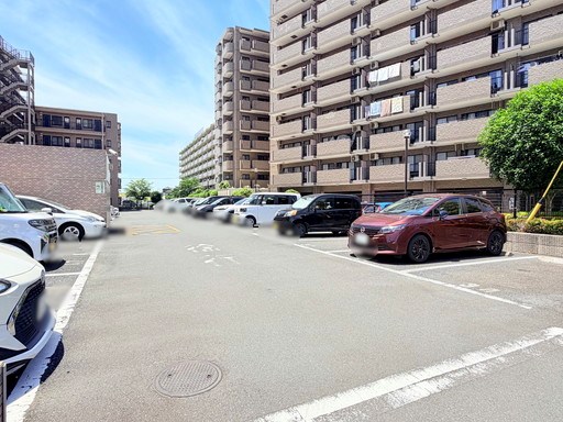 モナークプラザ西浦和秋ヶ瀬公園 共用部写真（駐車場）