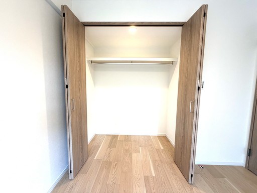 東急ドエル・アルス戸田 内観写真（収納）