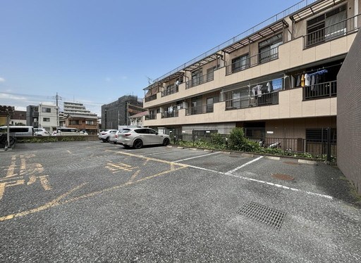 コスモ戸田公園ピアセーレ 共用部写真（駐車場）