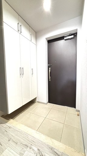ロータリーパレス浦和西 現地写真（玄関）