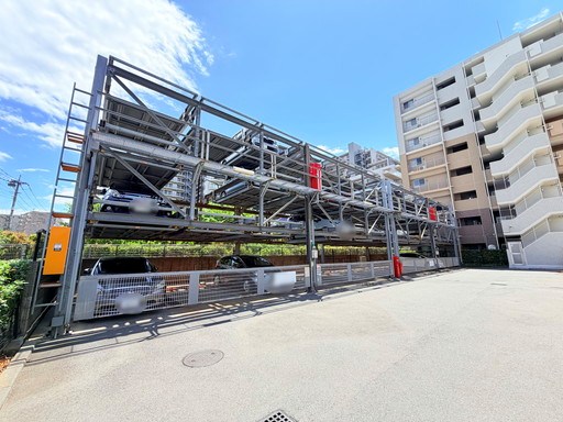 レーベンハイム戸田公園スペイシャス 共用部写真（駐車場）