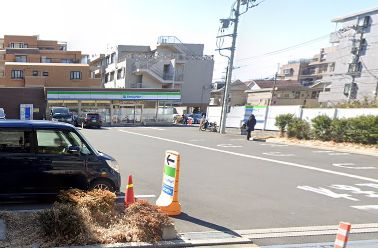 与野本町第弐ローヤルコーポ コンビニ