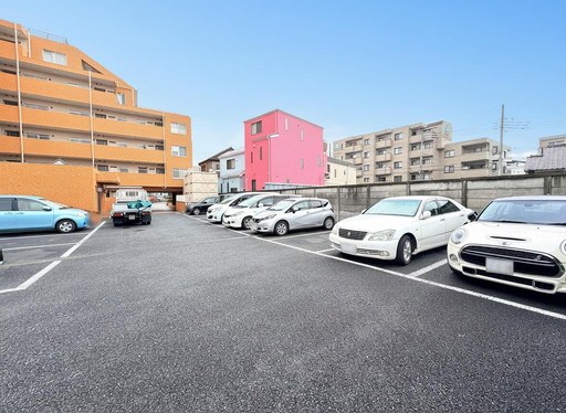 武蔵浦和第弐ローヤルコーポ 共用部写真（駐車場）