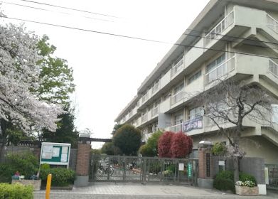 武蔵浦和第弐ローヤルコーポ 小学校