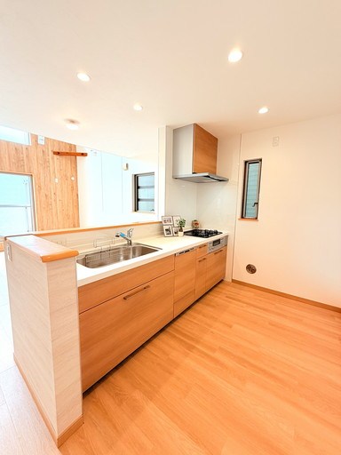 さいたま市浦和区仲町４丁目中古戸建 内観写真（キッチン）