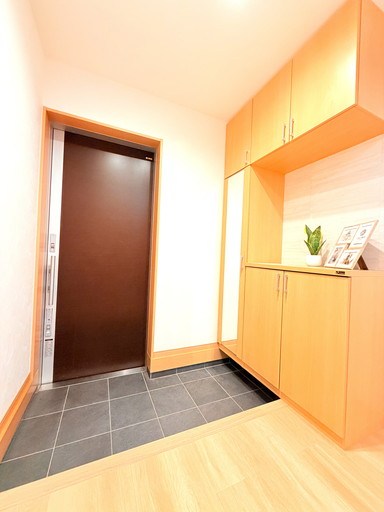 さいたま市浦和区仲町４丁目中古戸建 現地写真（玄関）