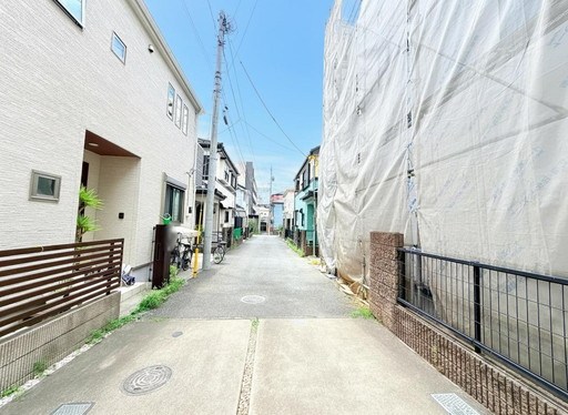 さいたま市南区鹿手袋３丁目新築戸建　全1棟 現地写真（前面道路含む現地写真）