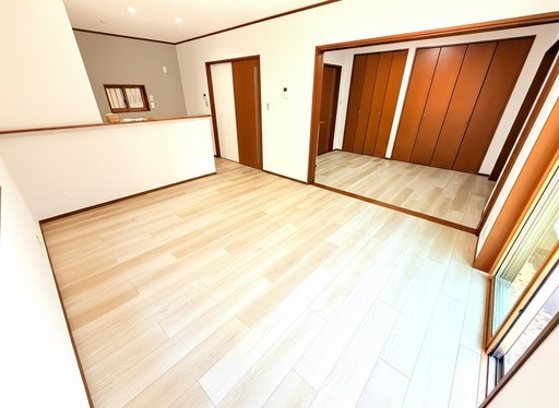 戸田市大字新曽中古戸建 内観写真（リビング）