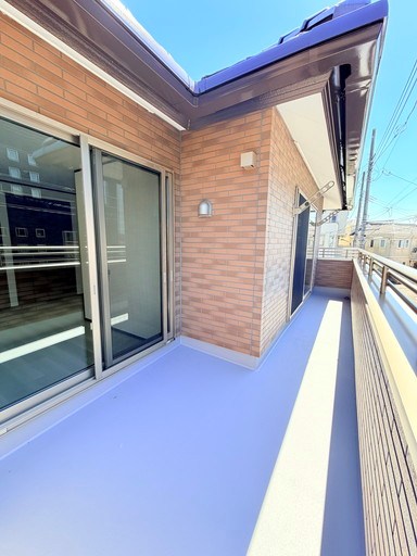 戸田市大字新曽中古戸建 現地写真（バルコニー）