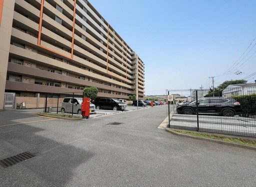 ウィズ戸田公園壱番館 共用部写真（駐車場）