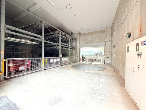 浦和仲町ダイヤモンドマンション 共用部写真（駐車場）