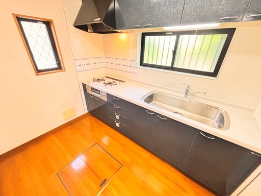 戸田市新曽南2丁目 中古戸建 内観写真（リビング）