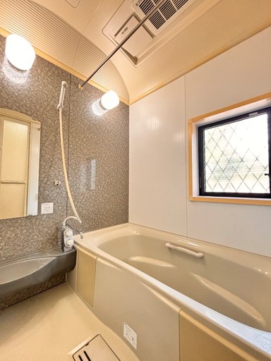 戸田市新曽南2丁目 中古戸建 内観写真（浴室）