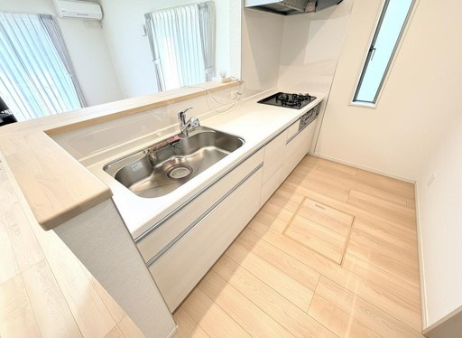 さいたま市桜区栄和6丁目中古戸建 内観写真（キッチン）